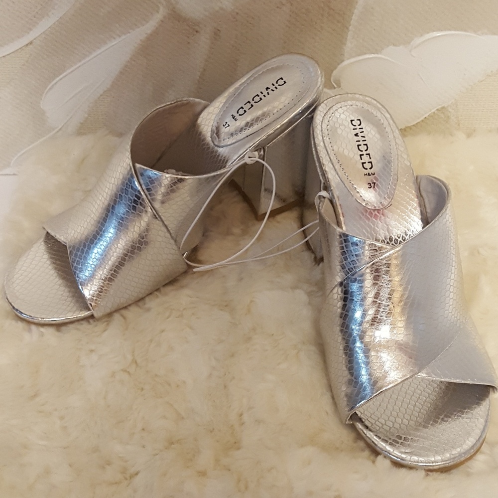 H&M - EDGY AND ELEGANT SILVER MULES